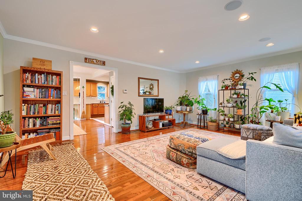 12 OAKWAY RD