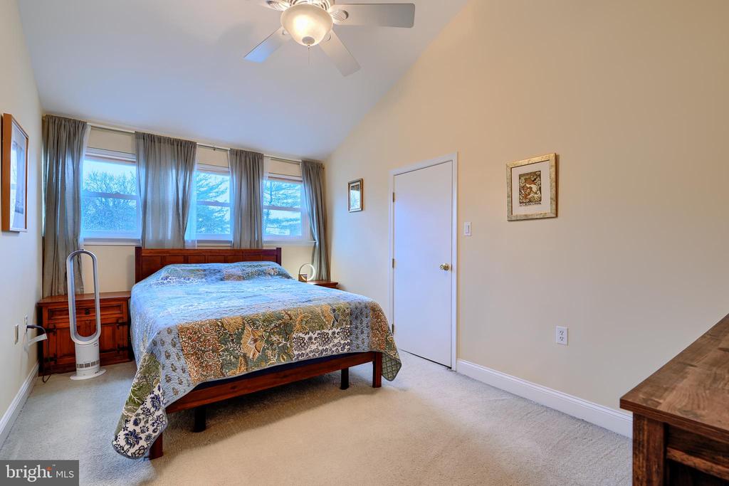 12 OAKWAY RD