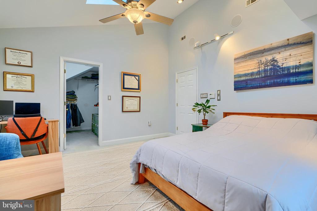 12 OAKWAY RD