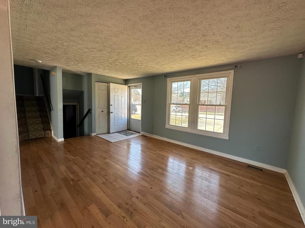 4 MELANIE CT