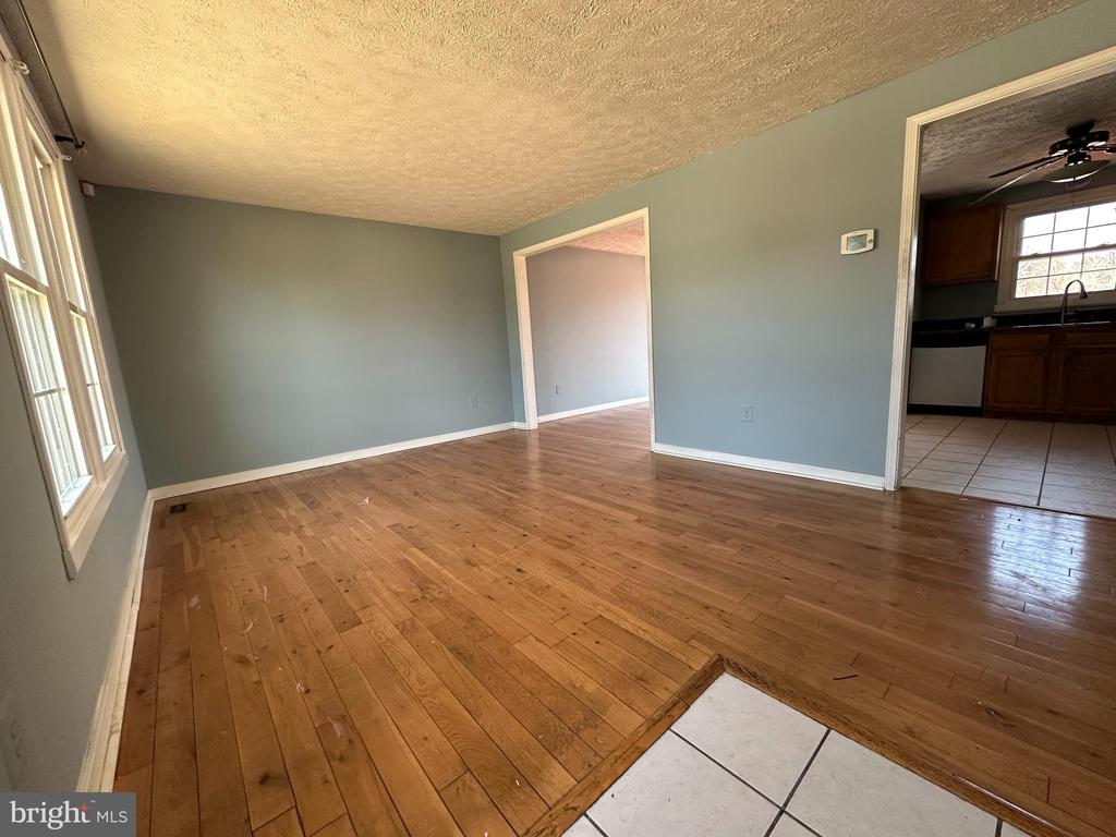 4 MELANIE CT