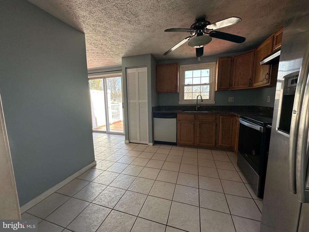 4 MELANIE CT