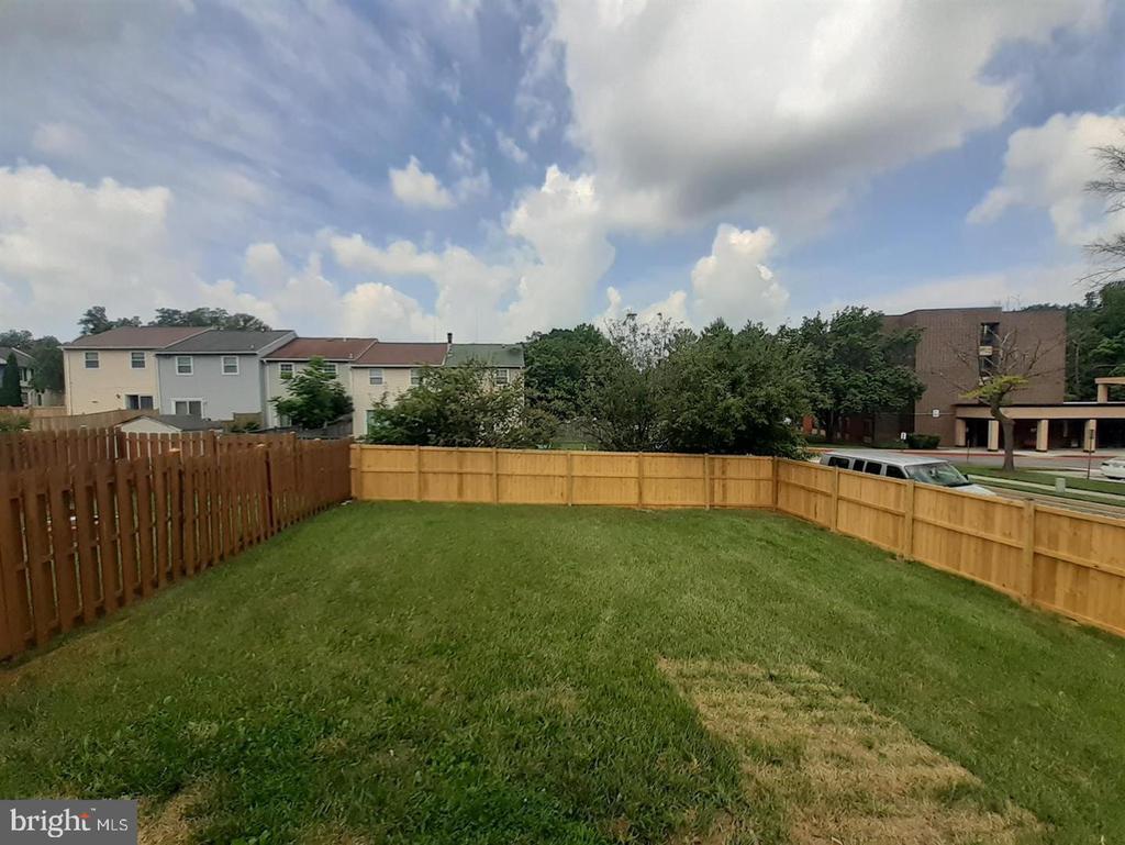 10 PRESTWICK SQ