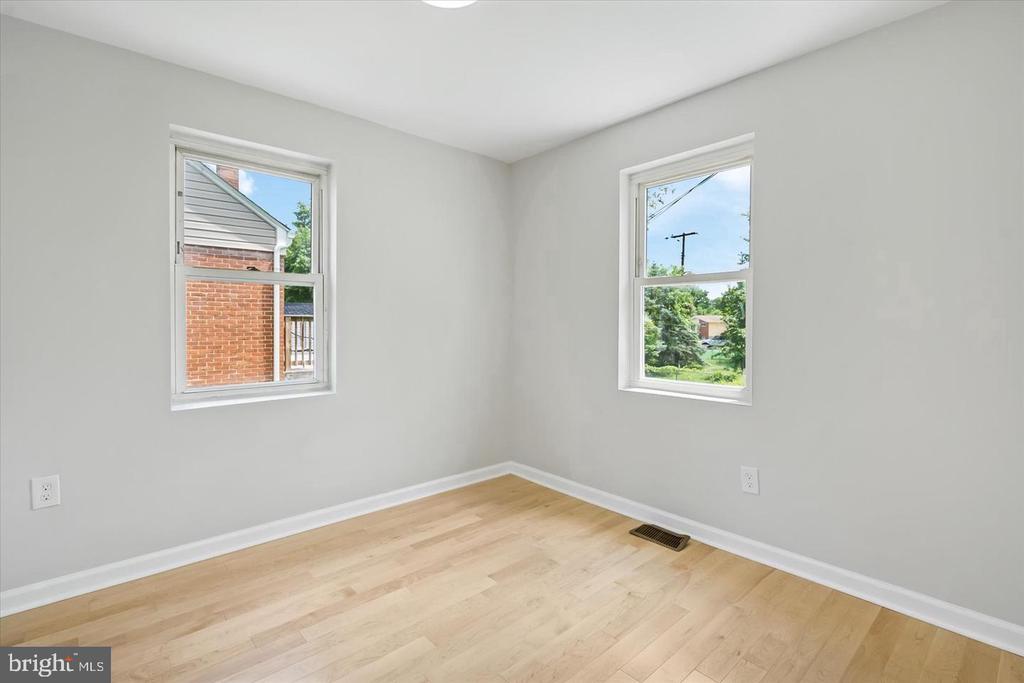 825 MILFORD MILL RD