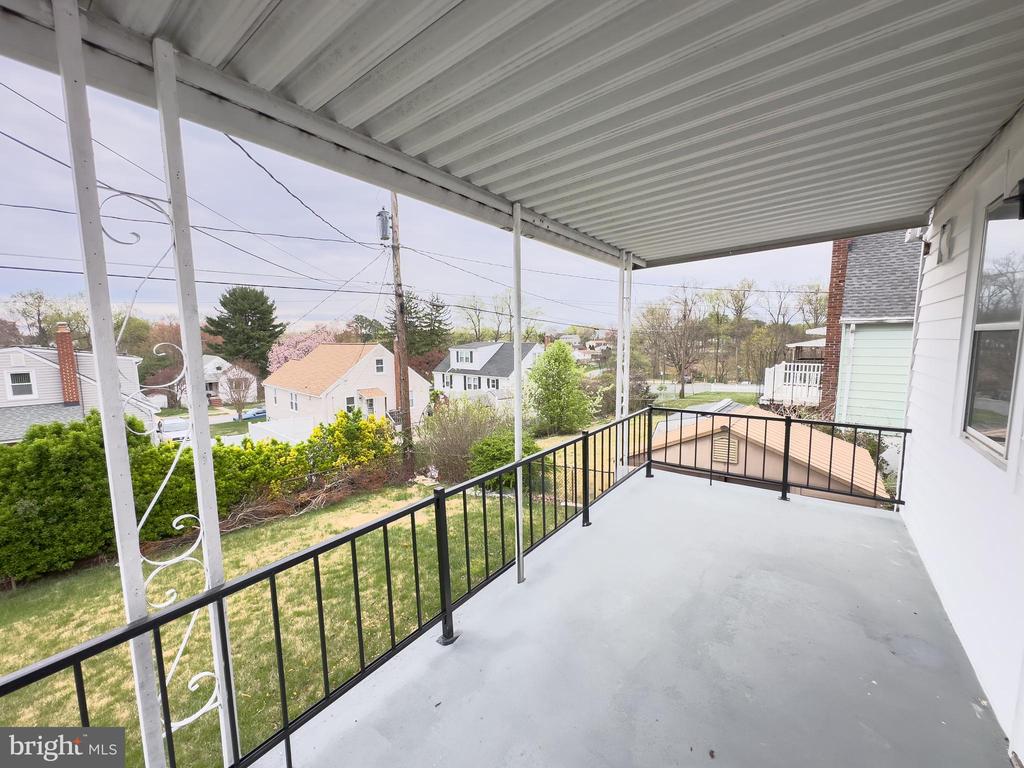 3342 Woodside Ave