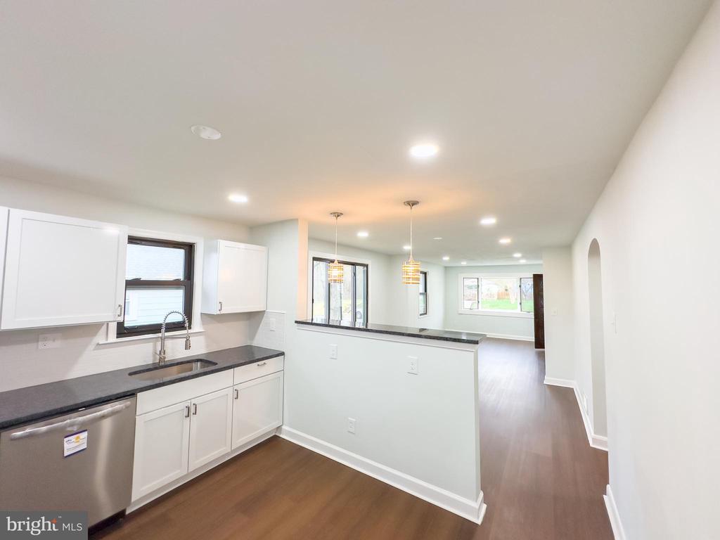 3342 Woodside Ave