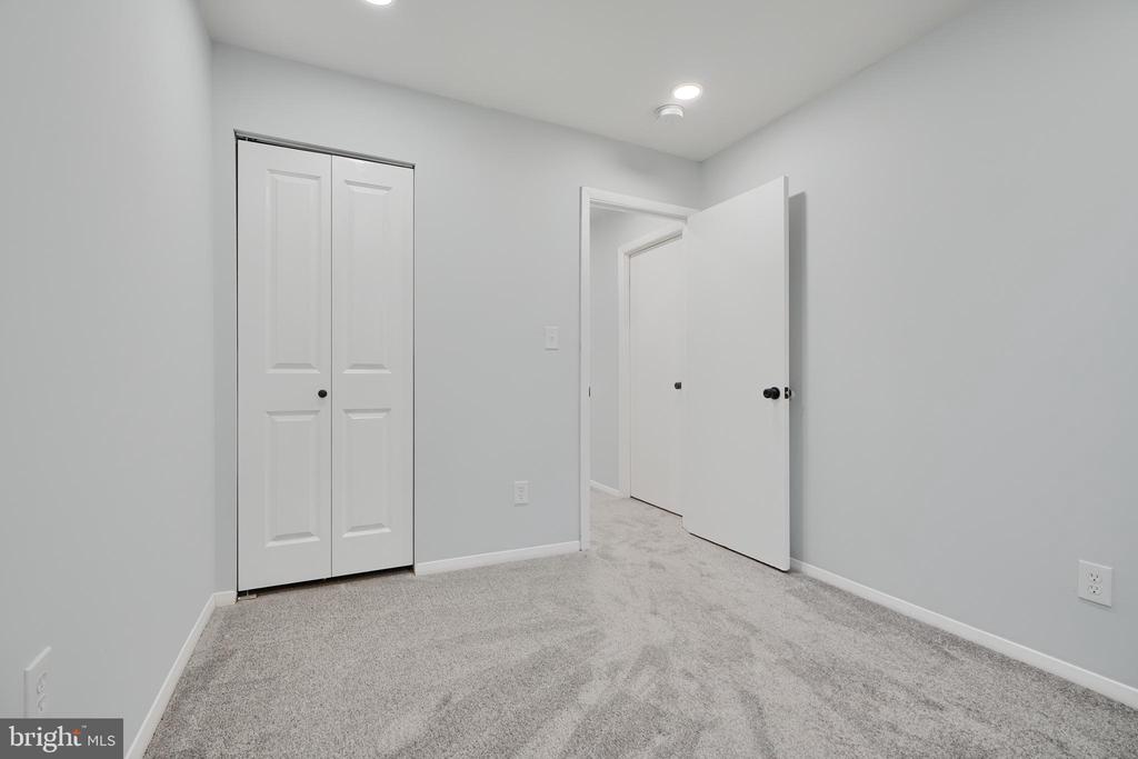 5 Broadleaf Ct