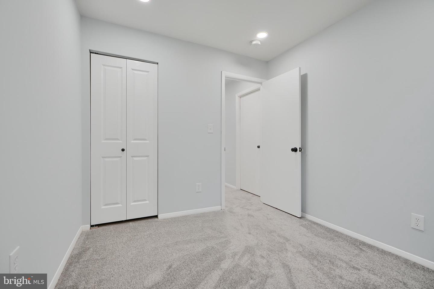5 Broadleaf Ct