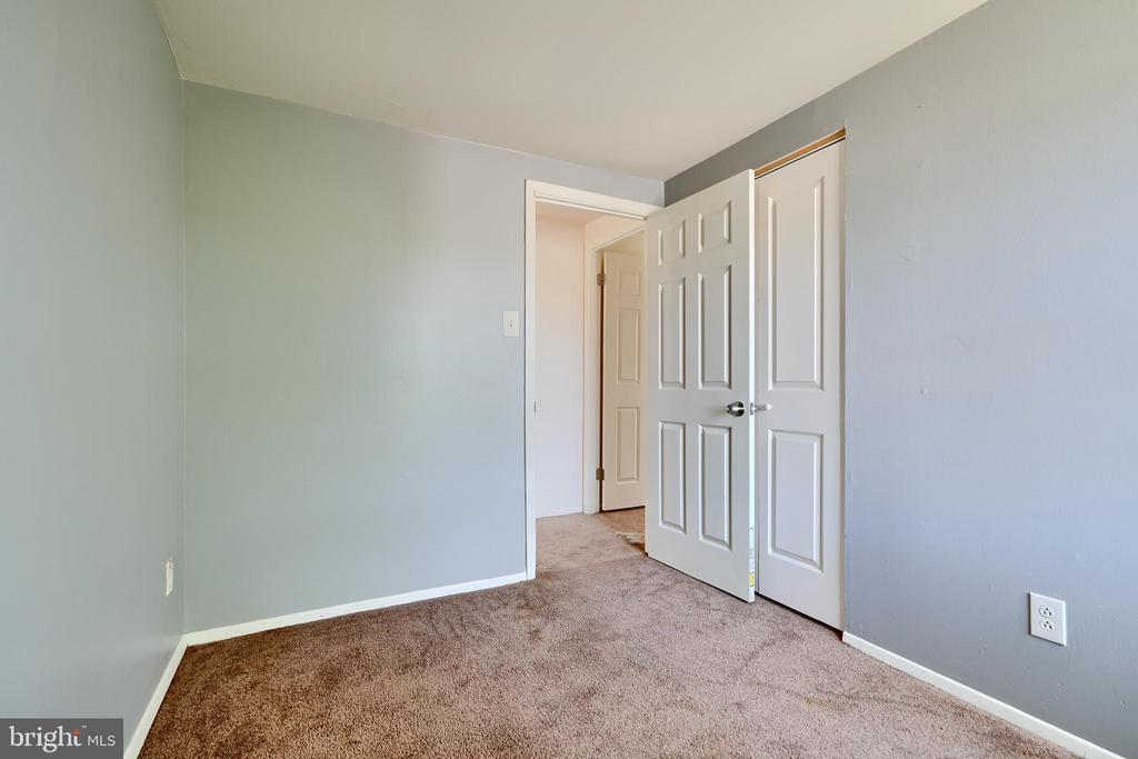 19 Melken Ct #5j