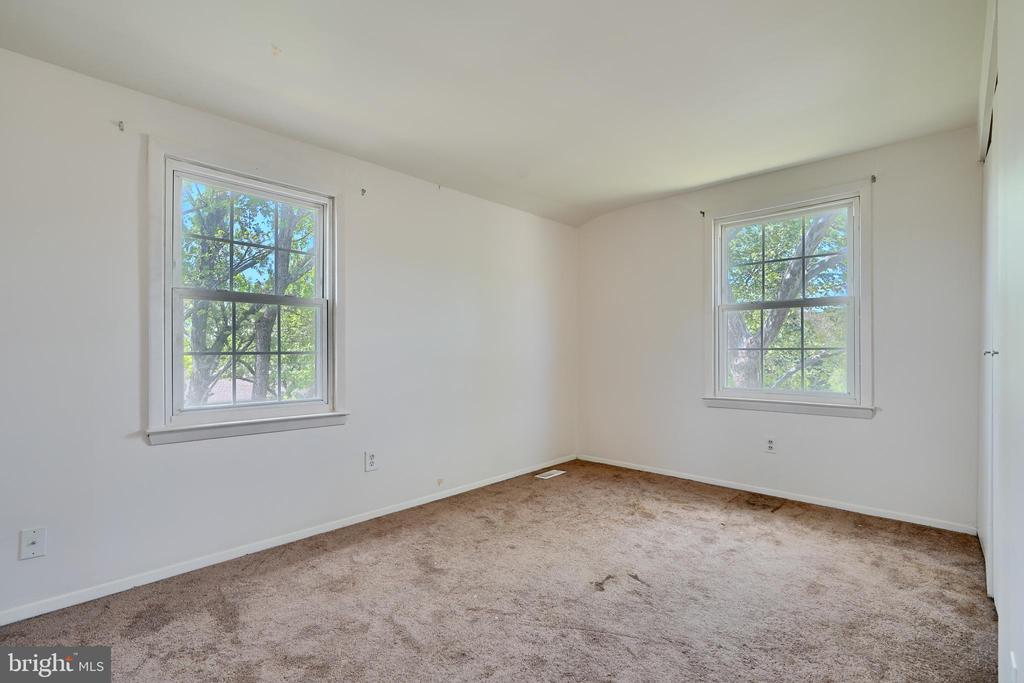 19 Melken Ct #5j