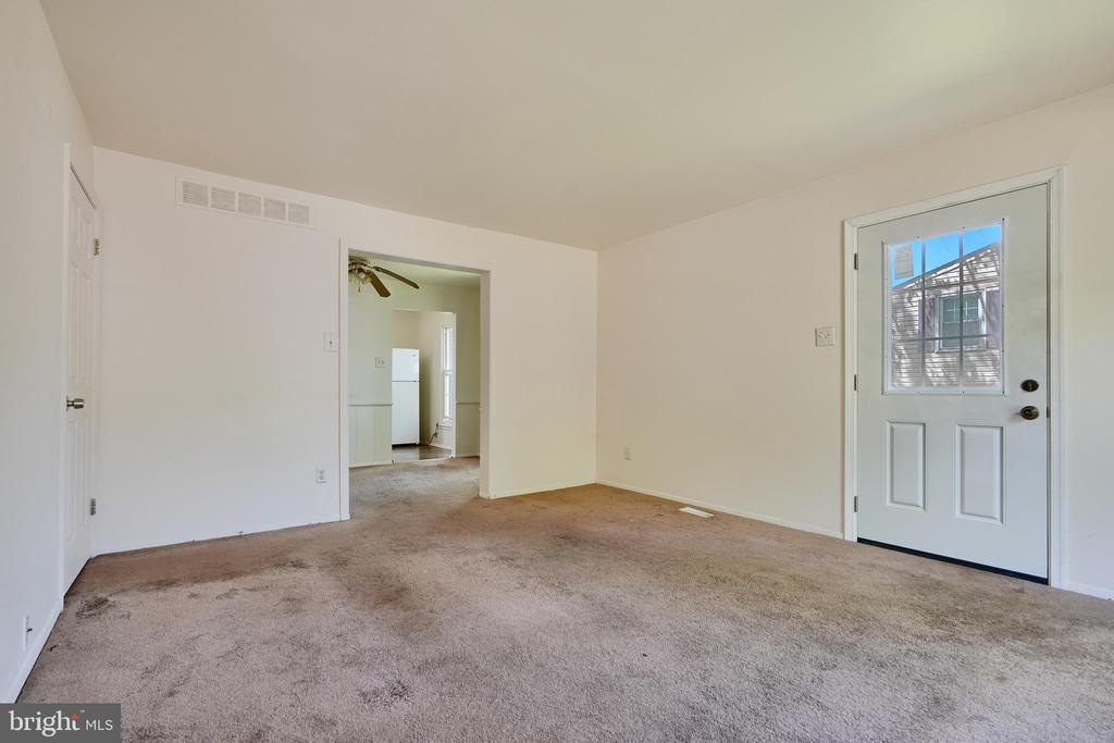19 Melken Ct #5j