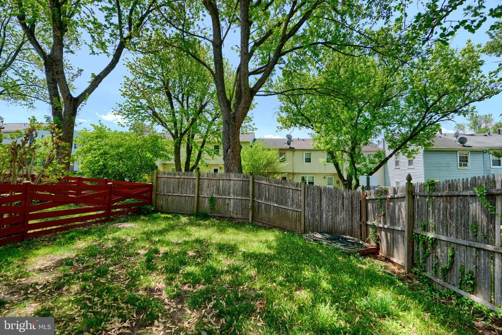 19 Melken Ct #5j