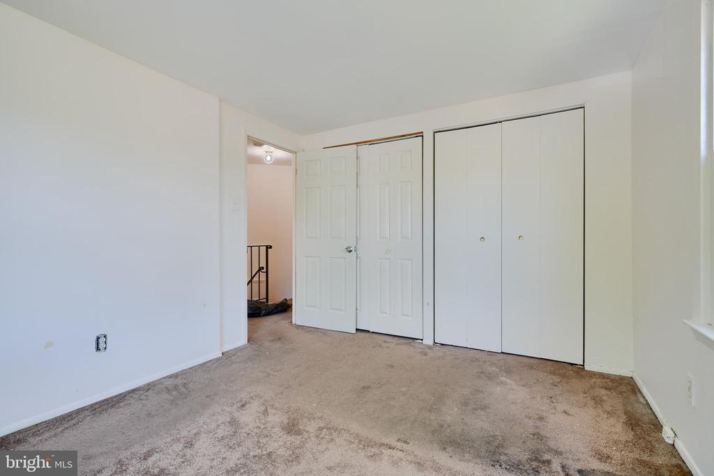 19 Melken Ct #5j