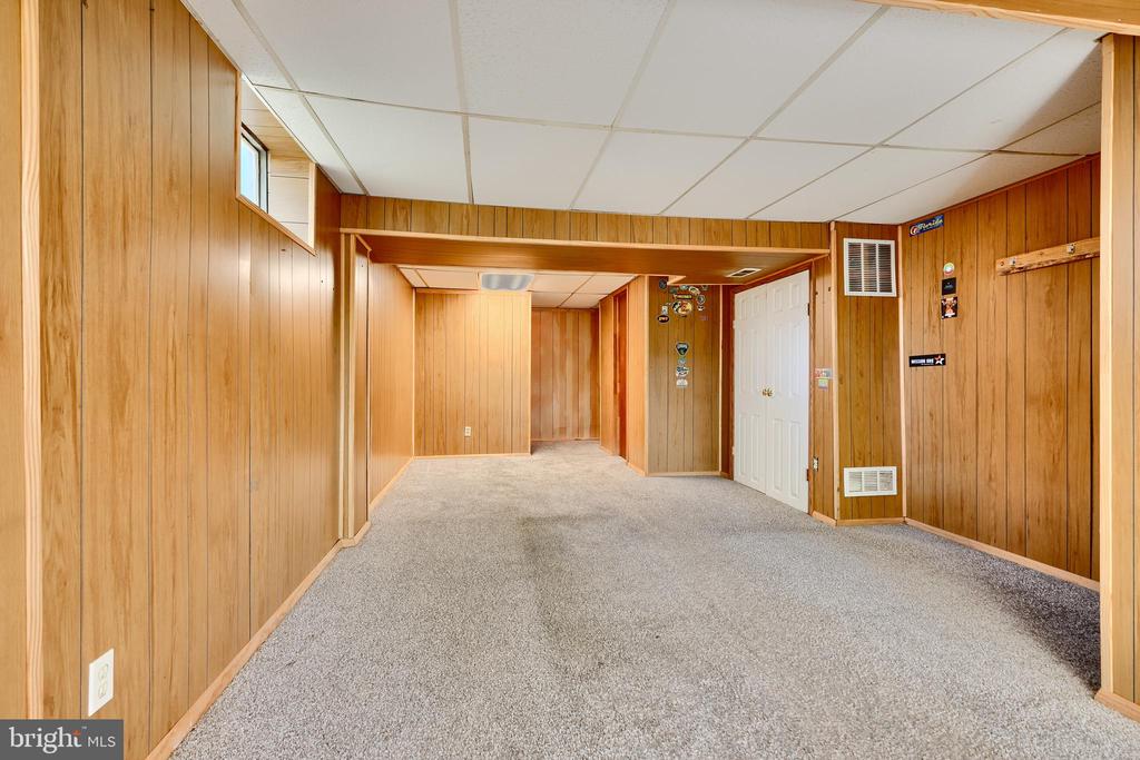 19 Melken Ct #5j