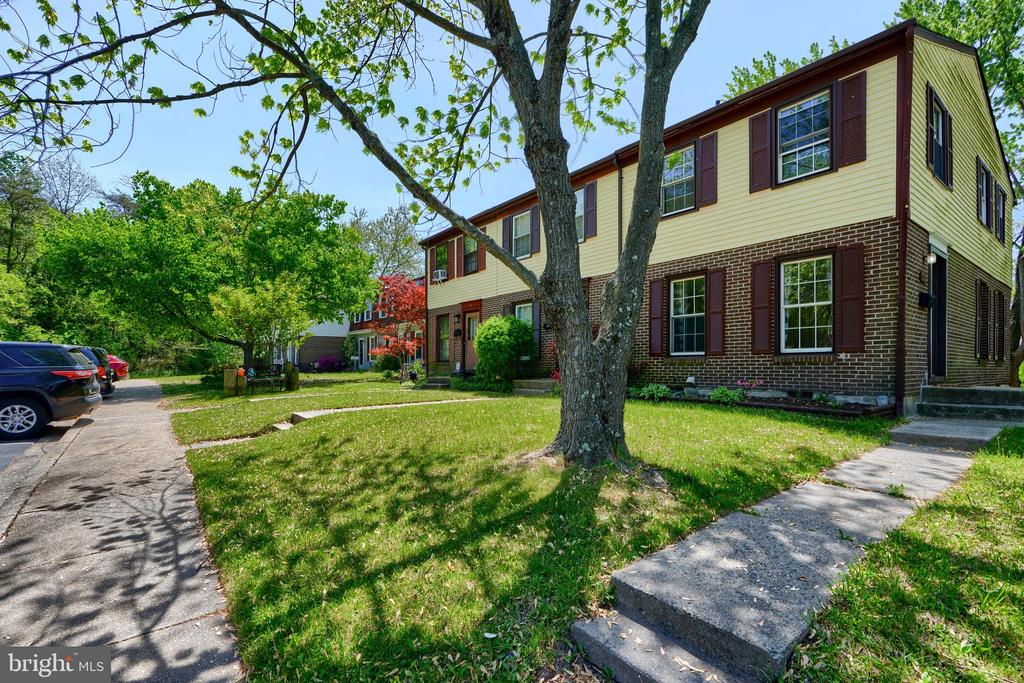 19 Melken Ct #5j