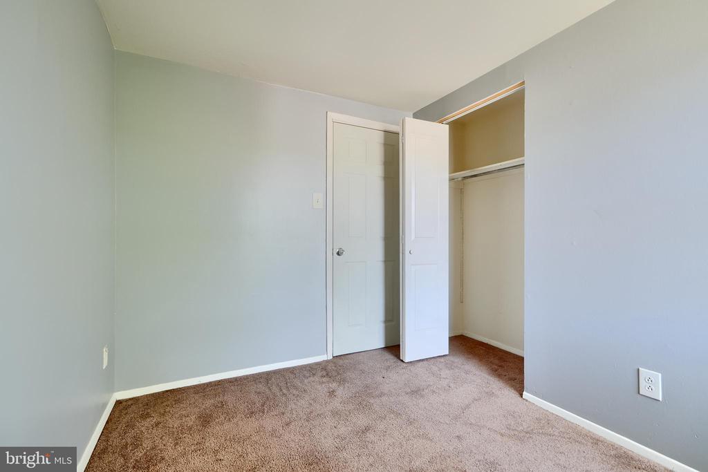 19 Melken Ct #5j