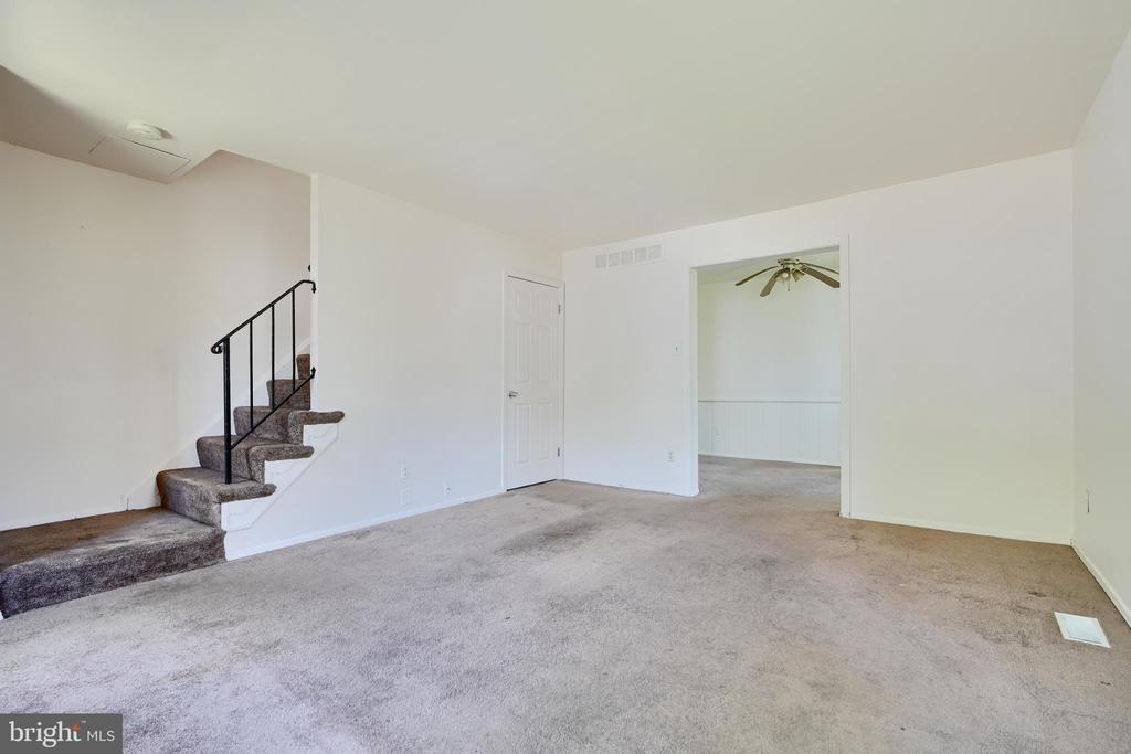 19 Melken Ct #5j