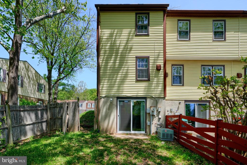 19 Melken Ct #5j