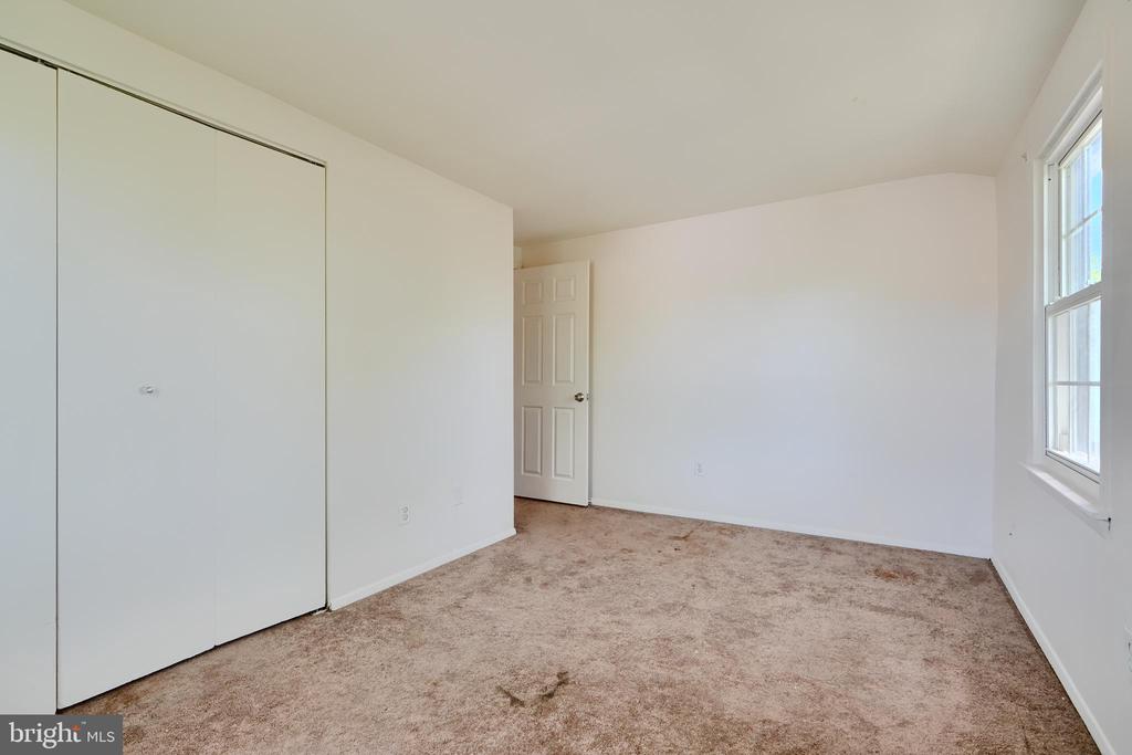 19 Melken Ct #5j