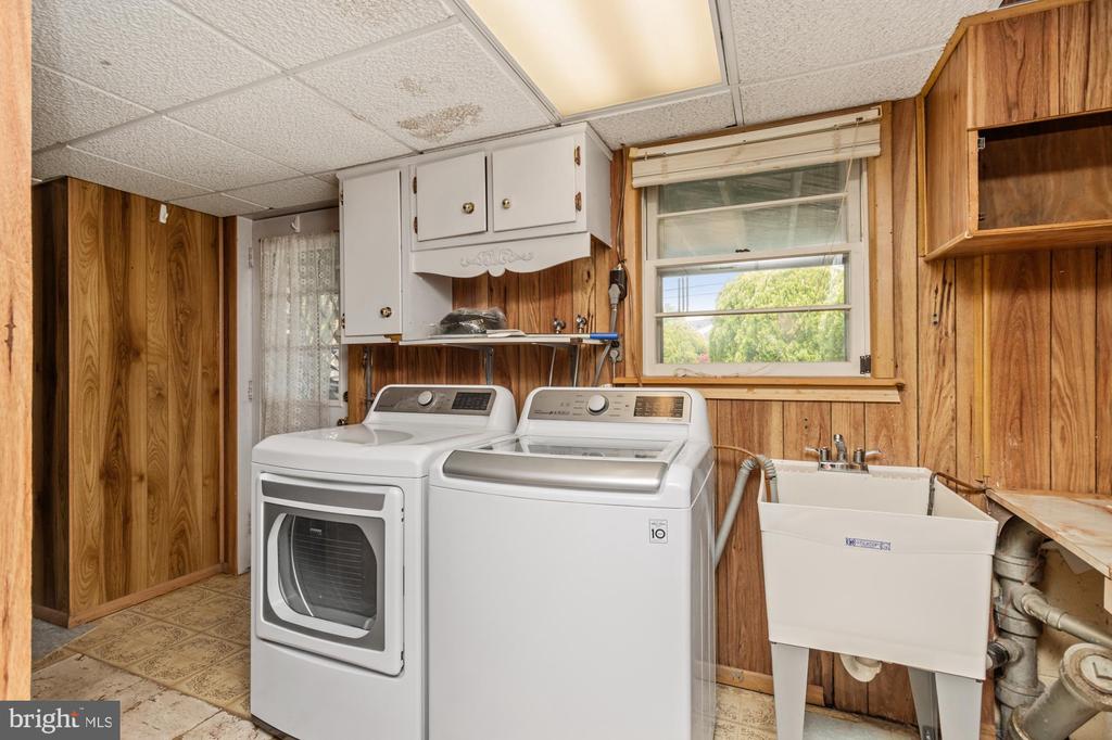 8809 DEARBORN DRIVE