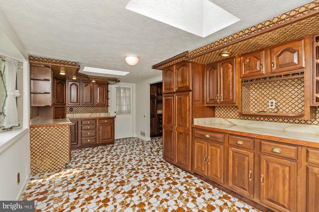 8809 DEARBORN DRIVE