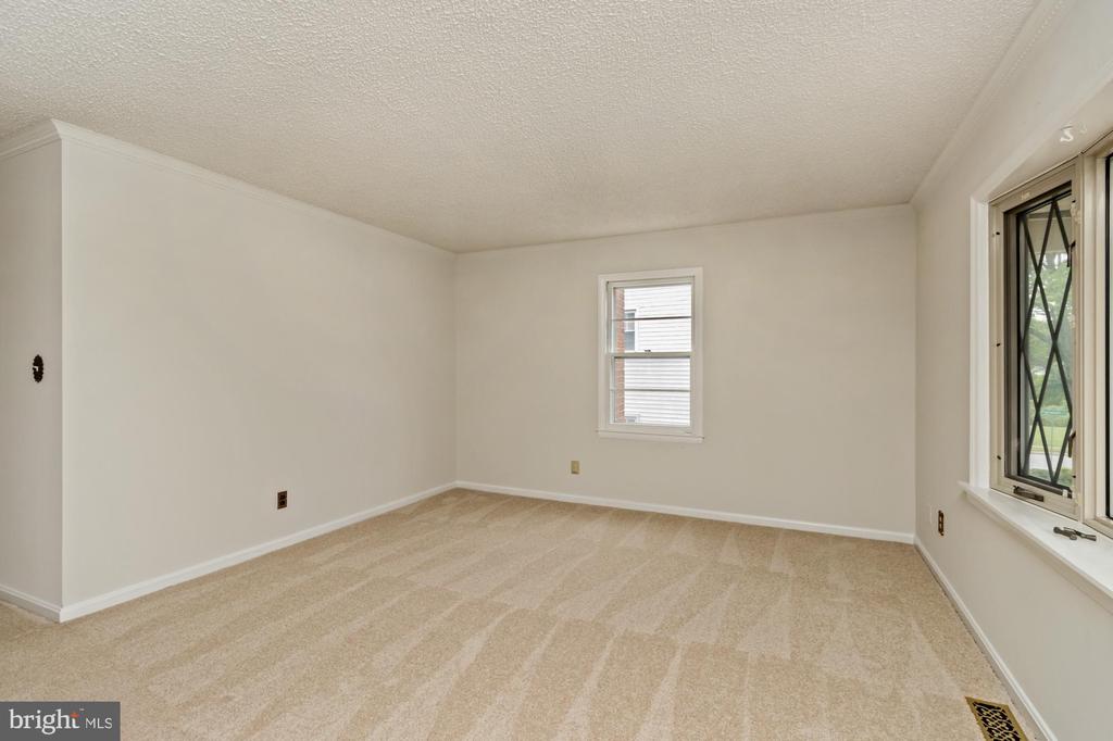 8809 DEARBORN DRIVE