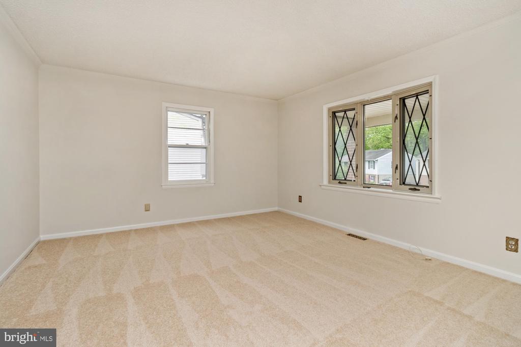 8809 DEARBORN DRIVE