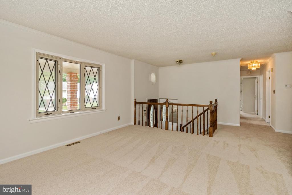 8809 DEARBORN DRIVE