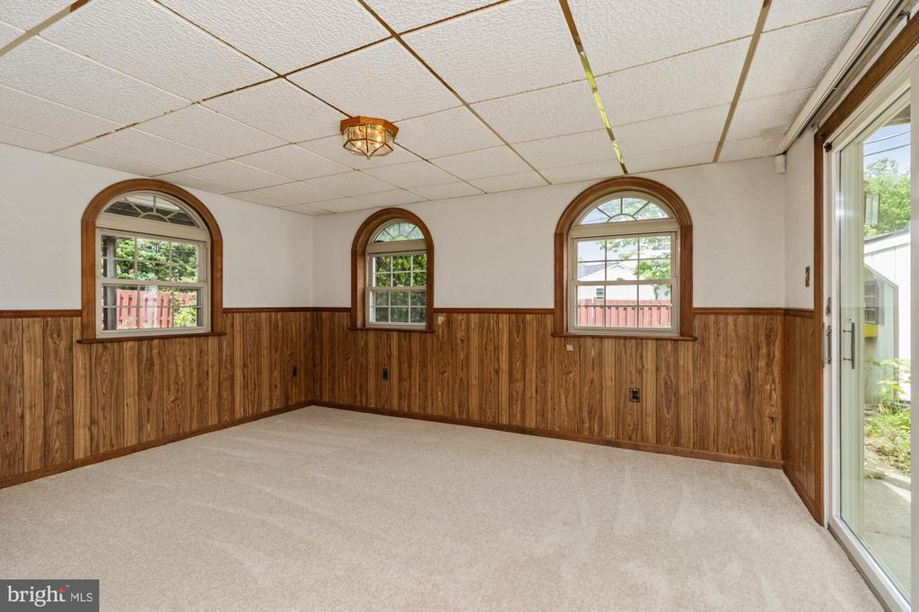 8809 DEARBORN DRIVE
