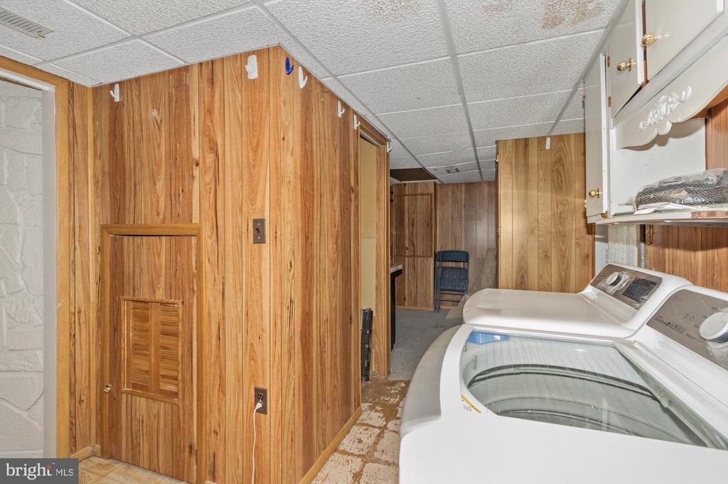 8809 DEARBORN DRIVE