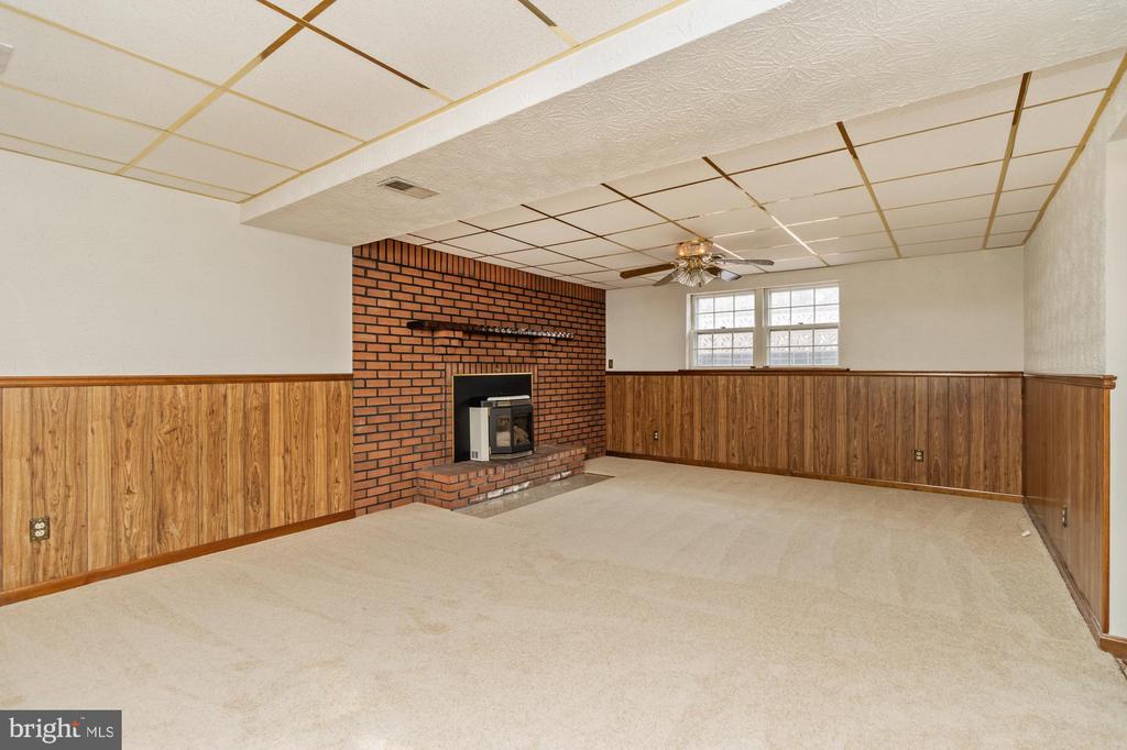 8809 DEARBORN DRIVE