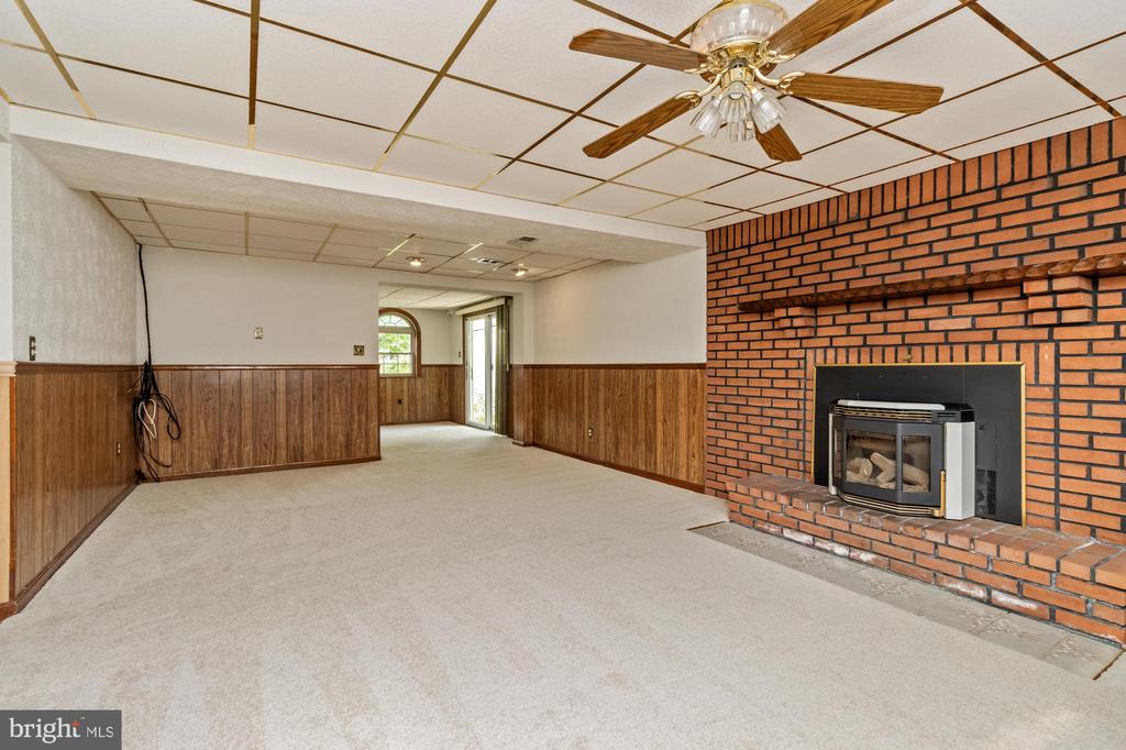 8809 DEARBORN DRIVE