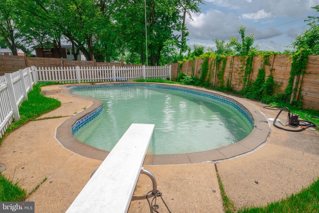 5513 DAYBREAK TERRACE