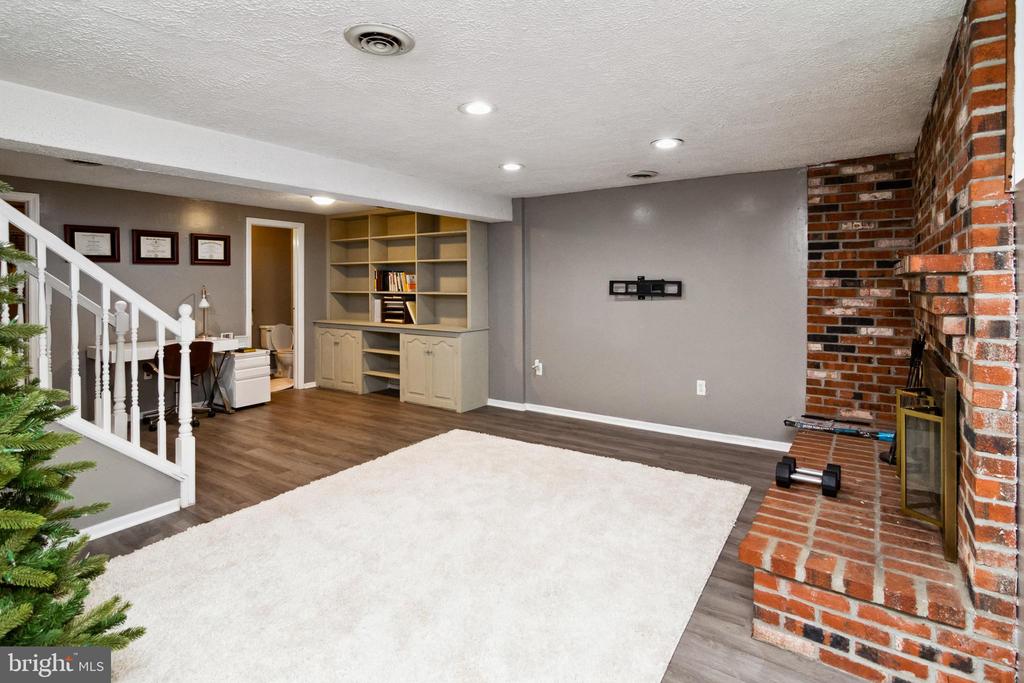 10 BANTRY COURT