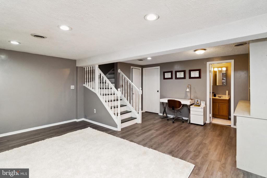 10 BANTRY COURT