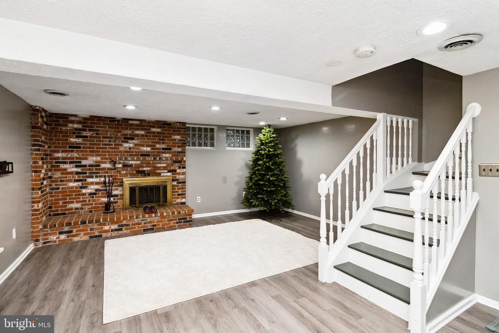 10 BANTRY COURT