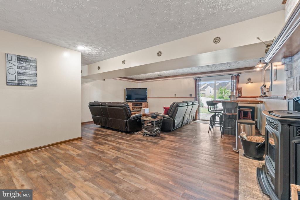 9717 HICKORYHURST DRIVE