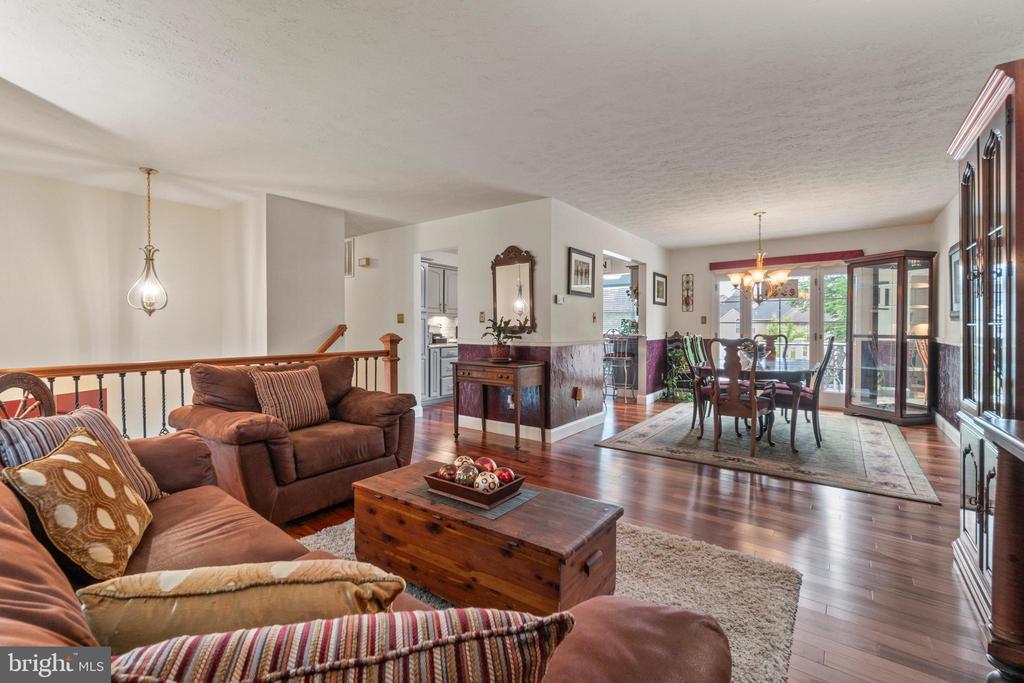 9717 HICKORYHURST DRIVE