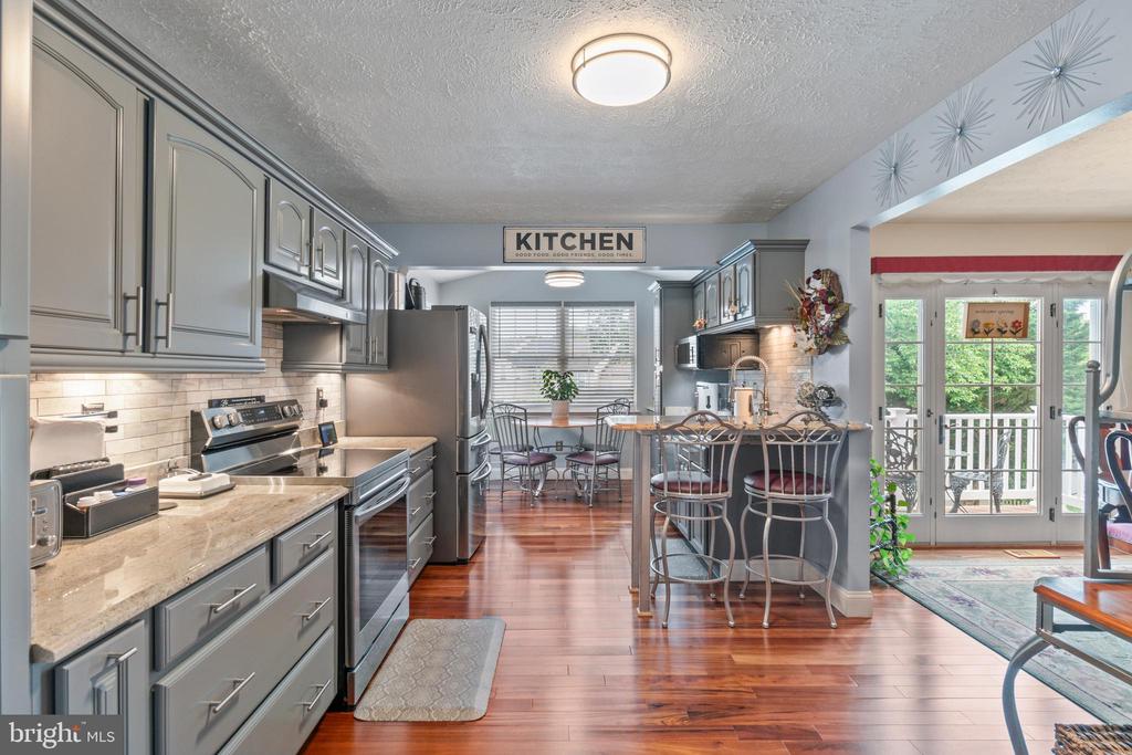 9717 HICKORYHURST DRIVE