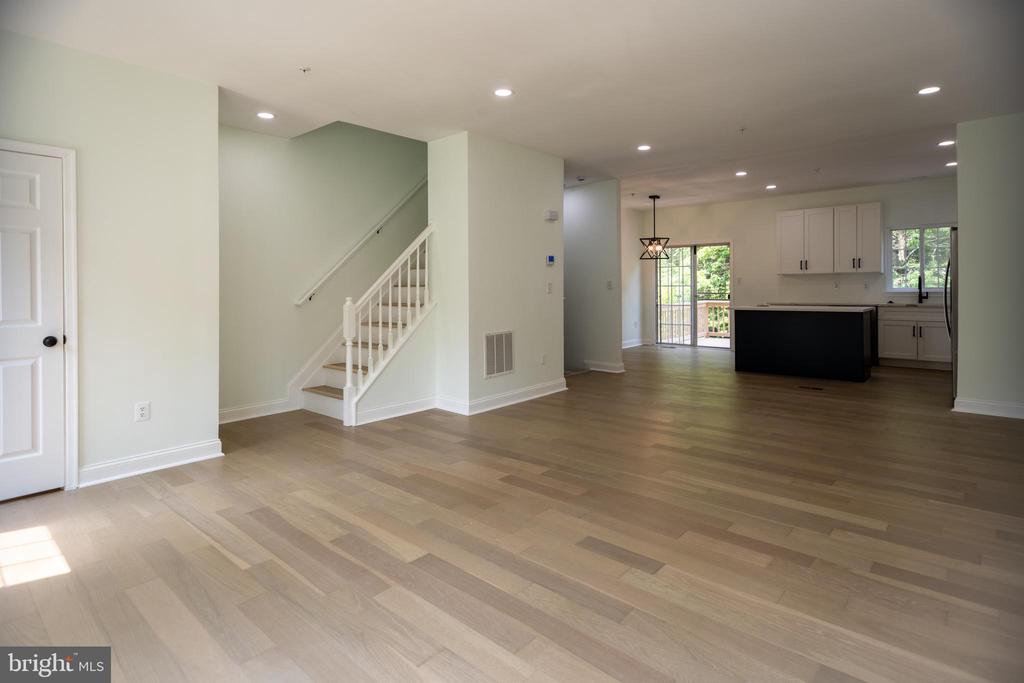 11904 White Heather Rd