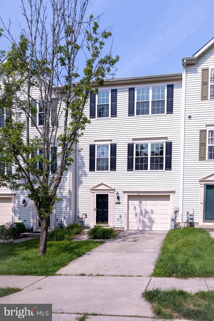 11904 White Heather Rd