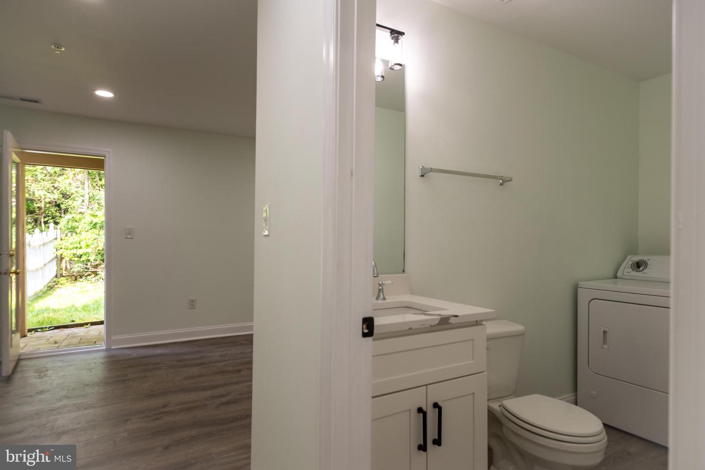 11904 White Heather Rd
