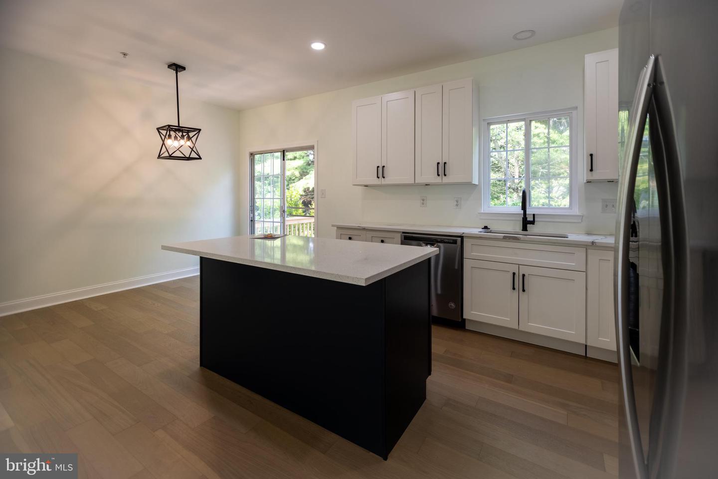 11904 White Heather Rd