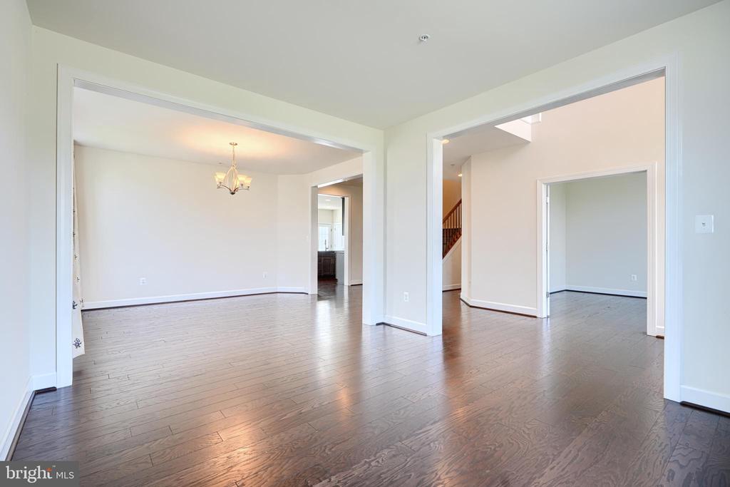 10819 WHITE TRILLIUM ROAD