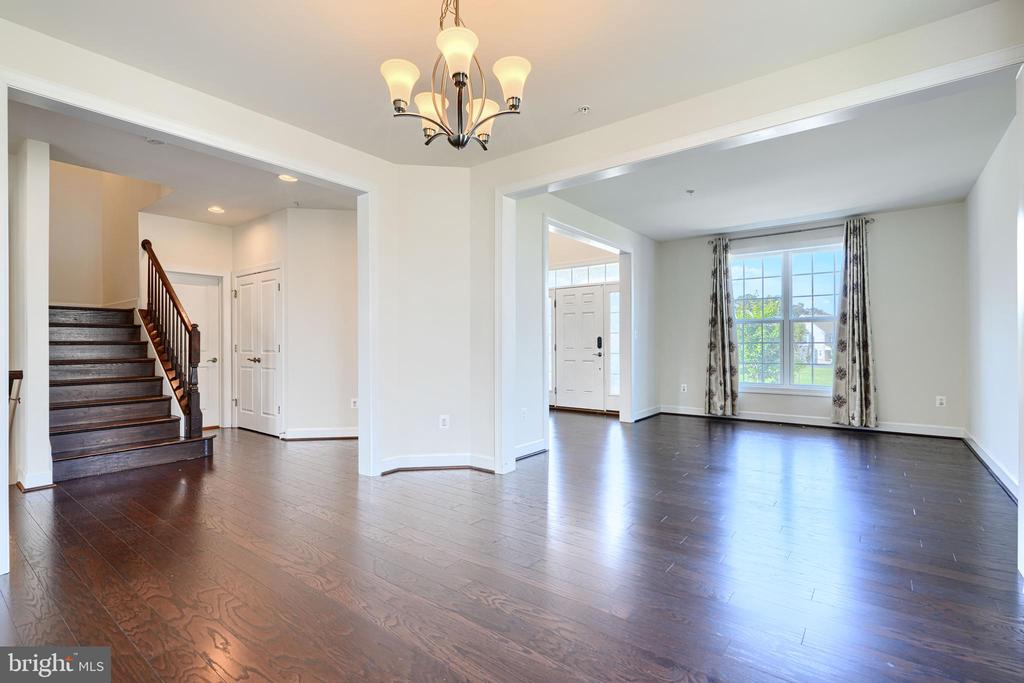 10819 WHITE TRILLIUM ROAD