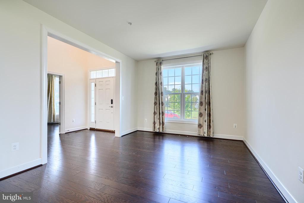 10819 WHITE TRILLIUM ROAD