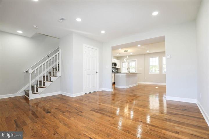 113 NUNNERY LN