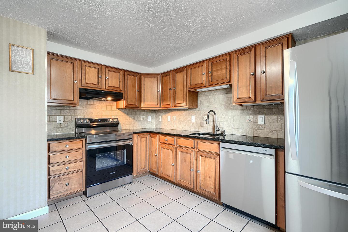 16 Ayr Ct