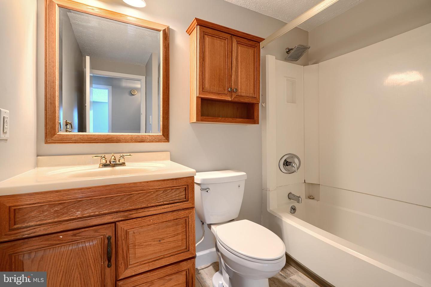 16 Ayr Ct