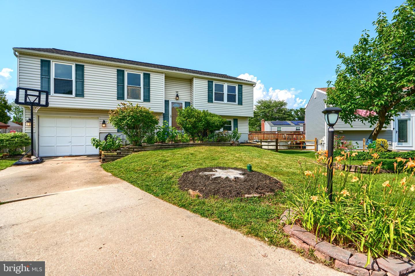 16 Ayr Ct